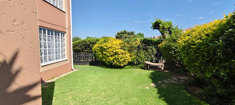 To Let 3 Bedroom Property for Rent in Farrarmere Gauteng