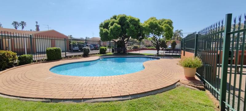 To Let 3 Bedroom Property for Rent in Farrarmere Gauteng