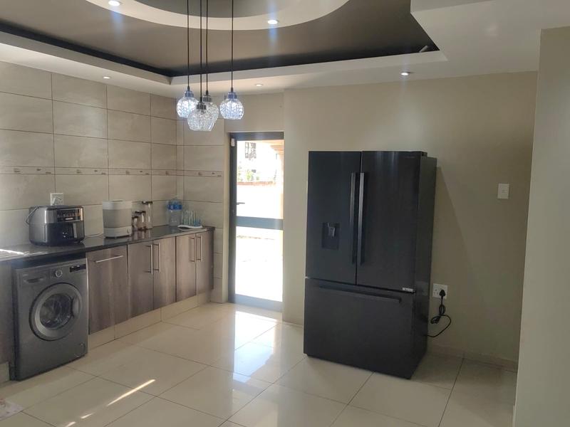 5 Bedroom Property for Sale in Theresa Park Gauteng