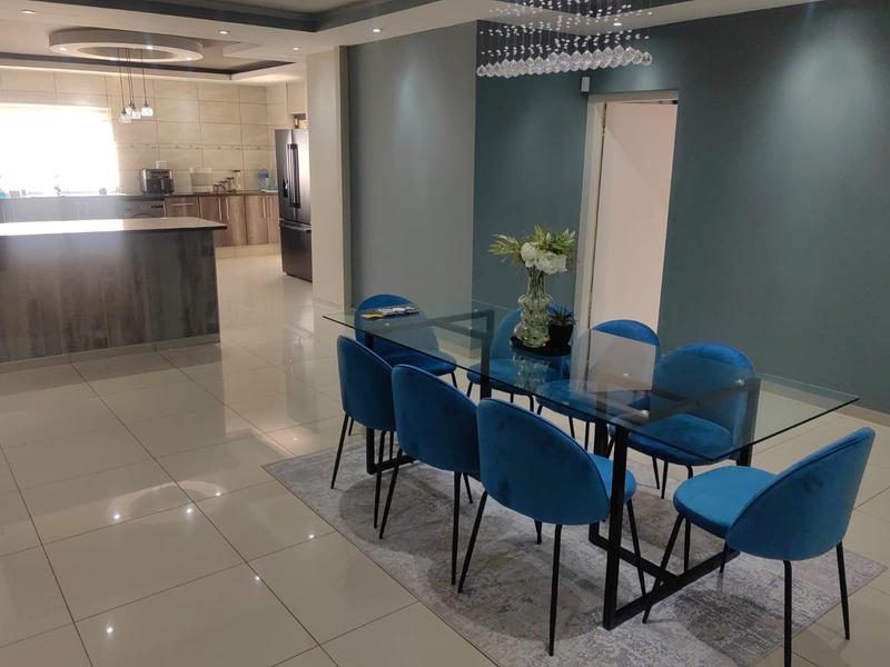 5 Bedroom Property for Sale in Theresa Park Gauteng