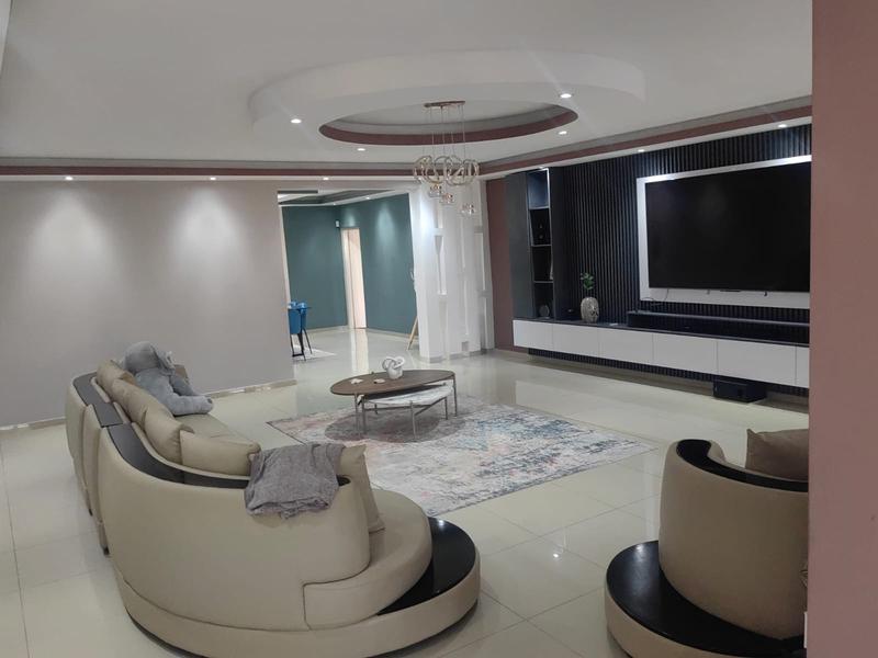 5 Bedroom Property for Sale in Theresa Park Gauteng