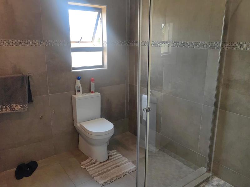 5 Bedroom Property for Sale in Theresa Park Gauteng