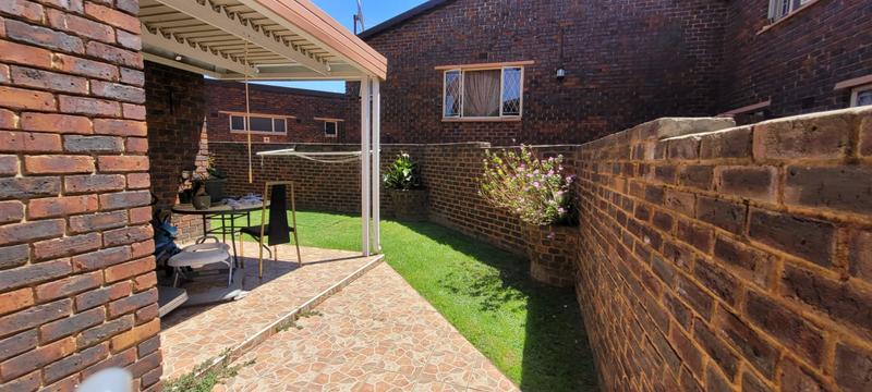 3 Bedroom Property for Sale in Brackenhurst Gauteng