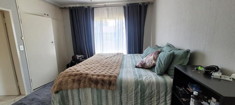 2 Bedroom Property for Sale in Brackenhurst Gauteng