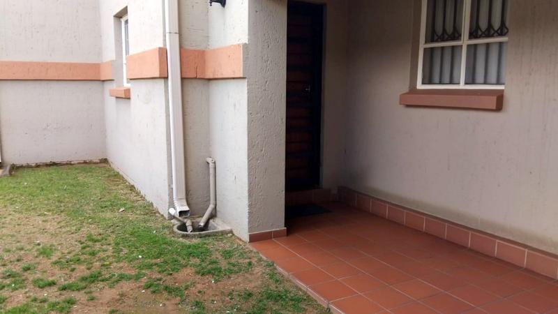 2 Bedroom Property for Sale in Ormonde Gauteng