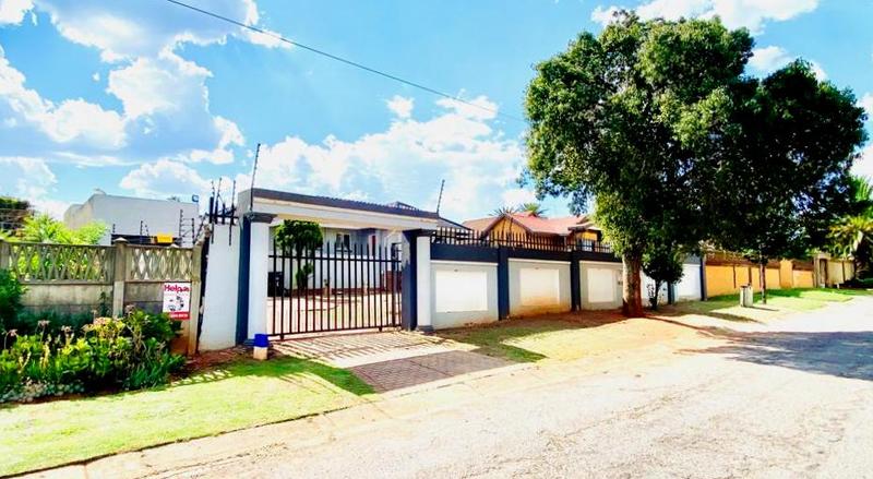 3 Bedroom Property for Sale in Witpoortjie Gauteng