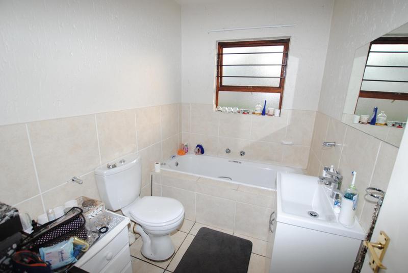 To Let 2 Bedroom Property for Rent in Paulshof Gauteng