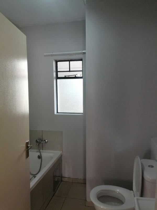 2 Bedroom Property for Sale in Fleurhof Gauteng