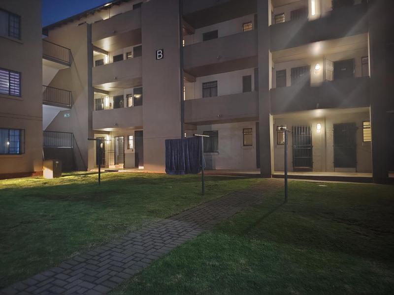 2 Bedroom Property for Sale in Fleurhof Gauteng
