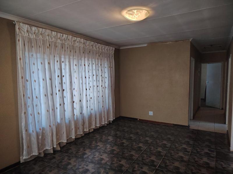 3 Bedroom Property for Sale in Moroka Gauteng