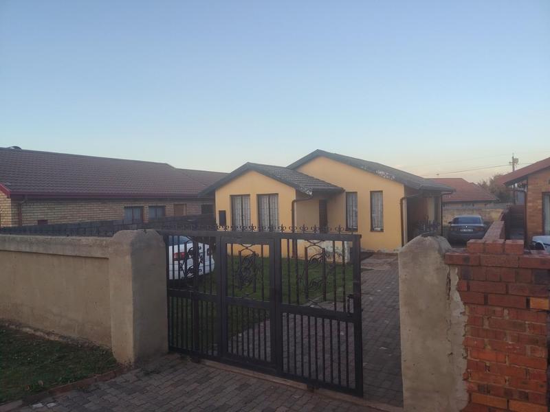 3 Bedroom Property for Sale in Moroka Gauteng