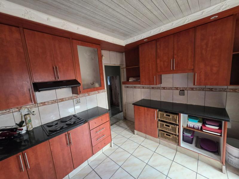 7 Bedroom Property for Sale in Tembisa Gauteng