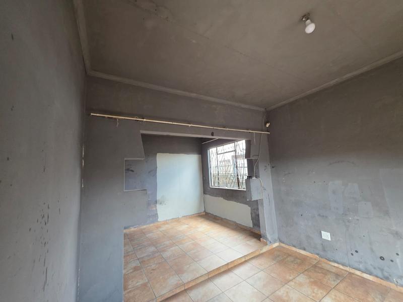 7 Bedroom Property for Sale in Tembisa Gauteng
