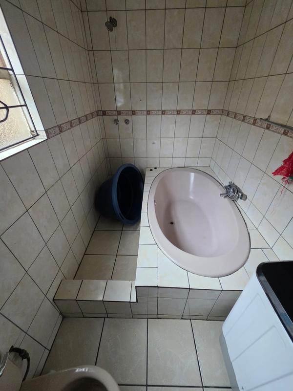7 Bedroom Property for Sale in Tembisa Gauteng