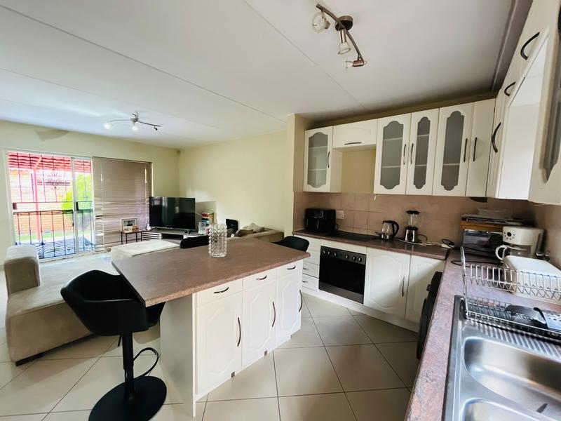 To Let 2 Bedroom Property for Rent in Wilgeheuwel Gauteng