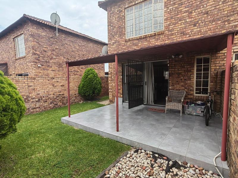 To Let 2 Bedroom Property for Rent in Wilgeheuwel Gauteng