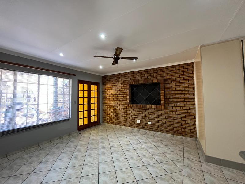3 Bedroom Property for Sale in Glen Marais Gauteng