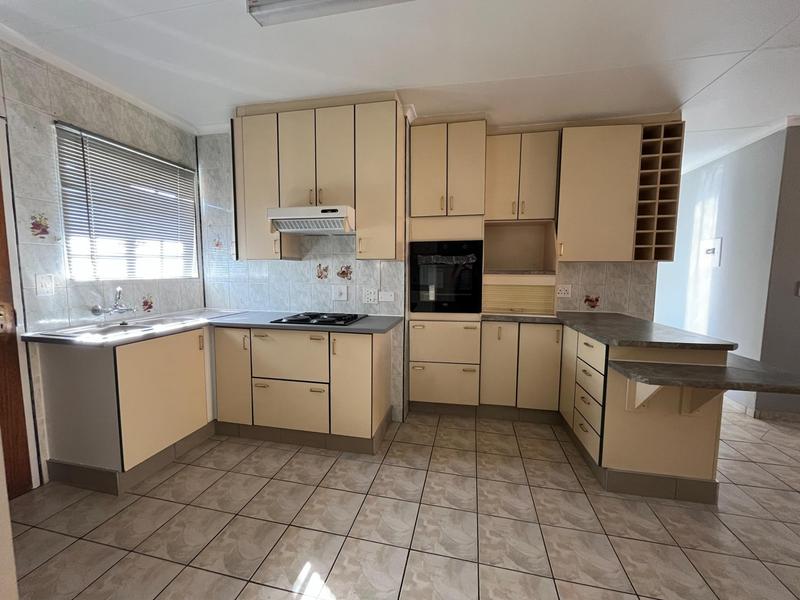 3 Bedroom Property for Sale in Glen Marais Gauteng