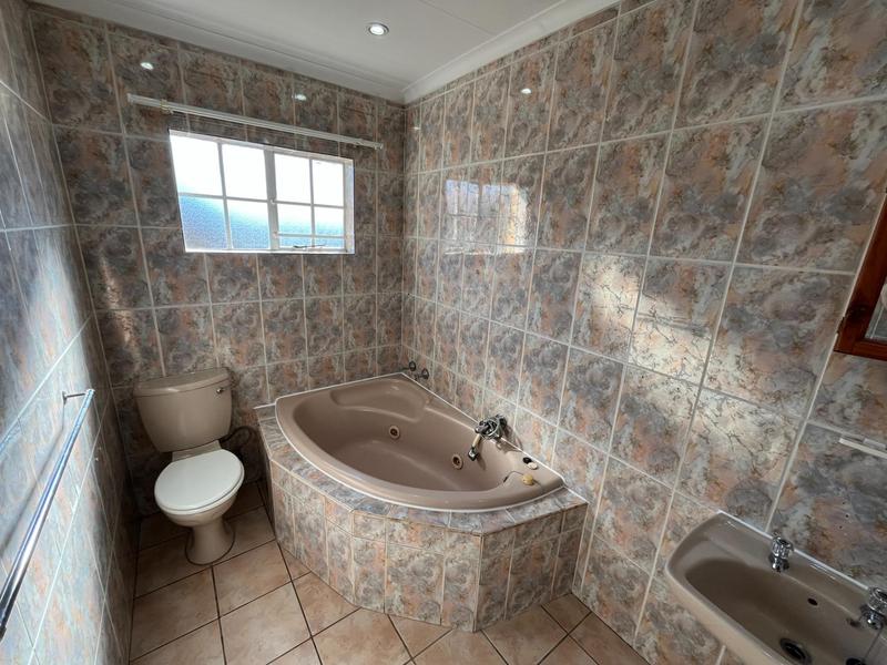 3 Bedroom Property for Sale in Glen Marais Gauteng