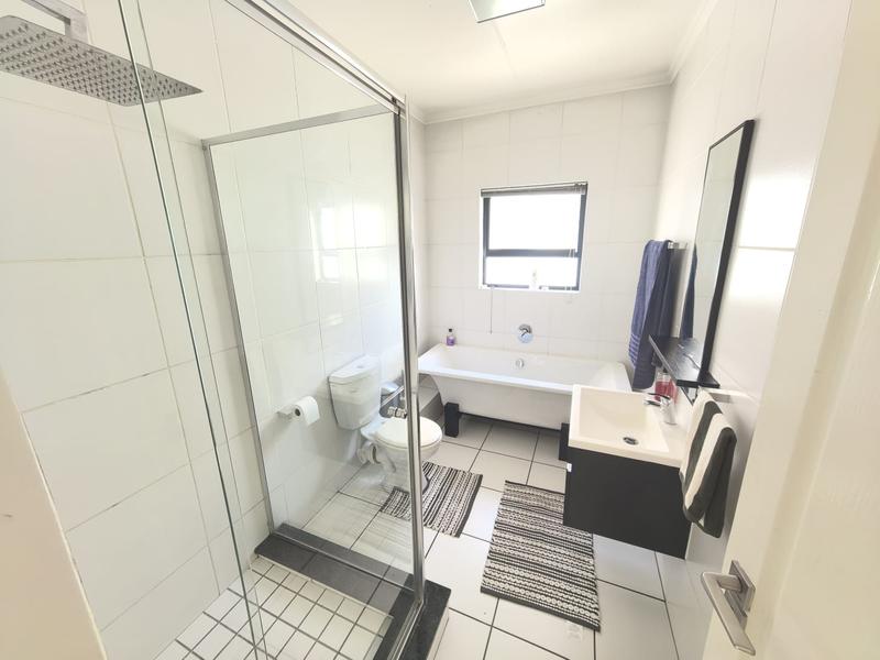To Let 2 Bedroom Property for Rent in Greenstone Hill Gauteng