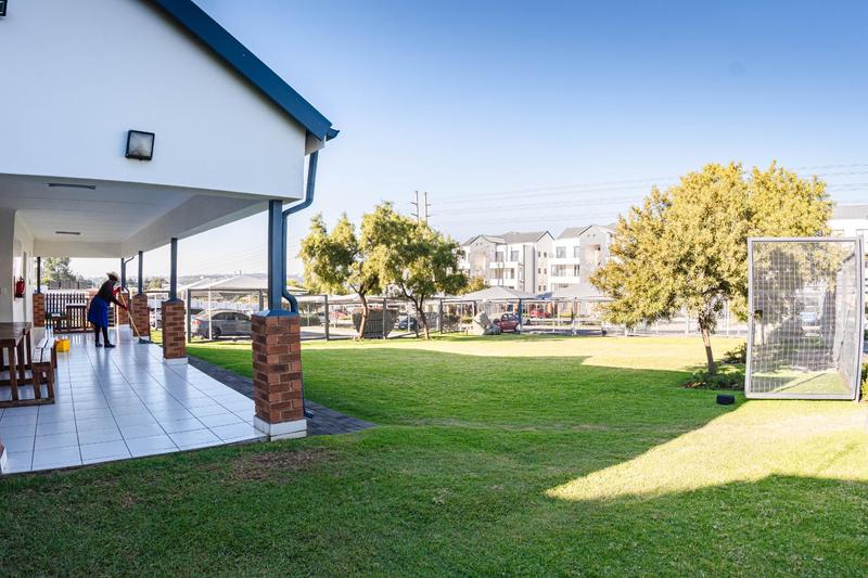 To Let 2 Bedroom Property for Rent in Greenstone Hill Gauteng