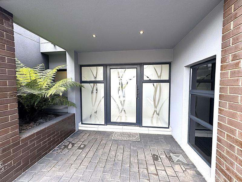 To Let 5 Bedroom Property for Rent in Midstream Ridge Gauteng