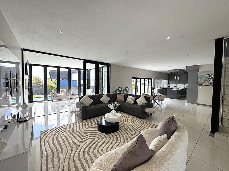 To Let 5 Bedroom Property for Rent in Midstream Ridge Gauteng