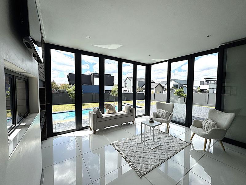 To Let 5 Bedroom Property for Rent in Midstream Ridge Gauteng