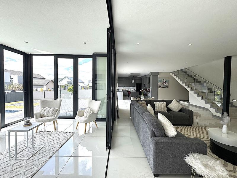 To Let 5 Bedroom Property for Rent in Midstream Ridge Gauteng