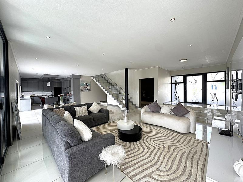 To Let 5 Bedroom Property for Rent in Midstream Ridge Gauteng