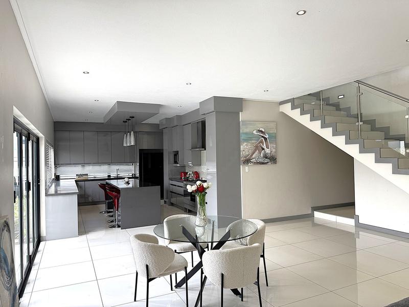 To Let 5 Bedroom Property for Rent in Midstream Ridge Gauteng