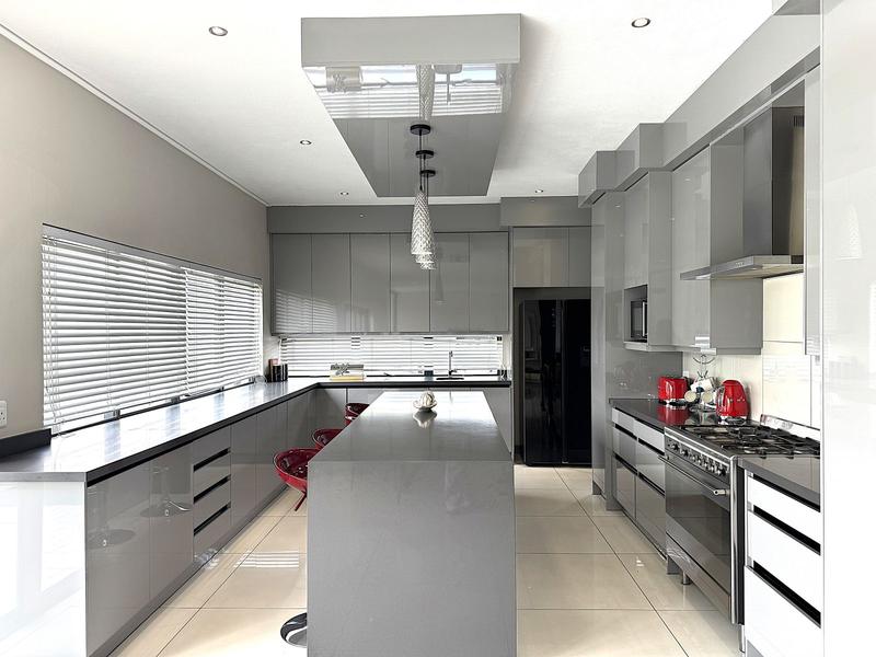 To Let 5 Bedroom Property for Rent in Midstream Ridge Gauteng