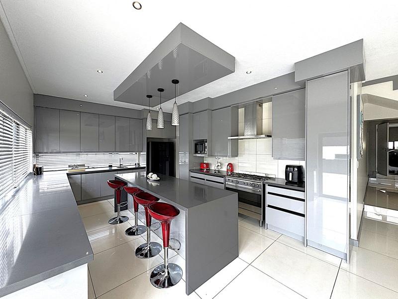 To Let 5 Bedroom Property for Rent in Midstream Ridge Gauteng
