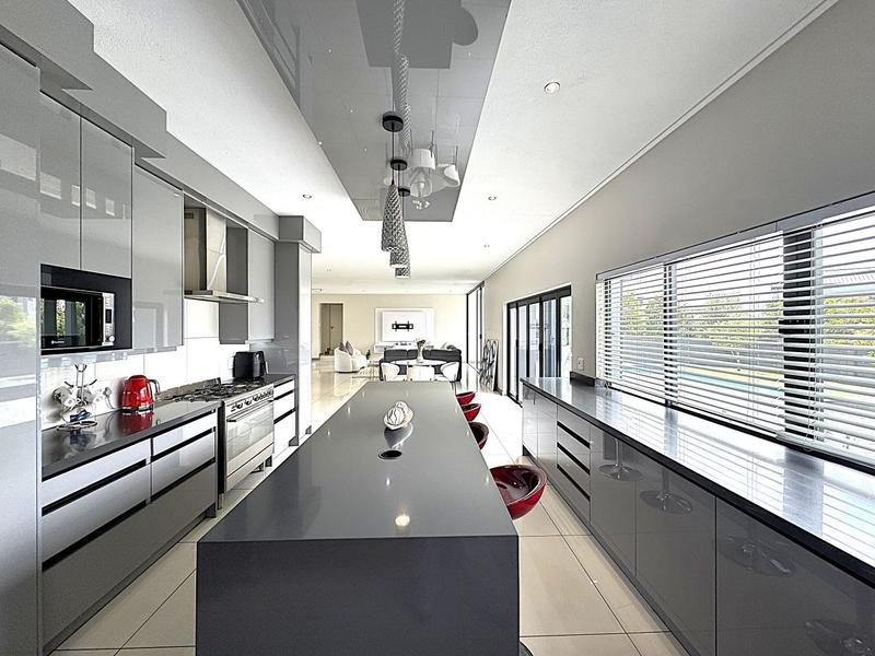 To Let 5 Bedroom Property for Rent in Midstream Ridge Gauteng