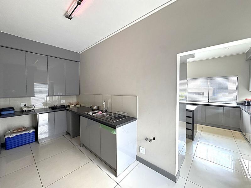 To Let 5 Bedroom Property for Rent in Midstream Ridge Gauteng