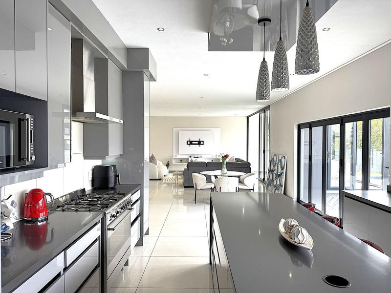 To Let 5 Bedroom Property for Rent in Midstream Ridge Gauteng