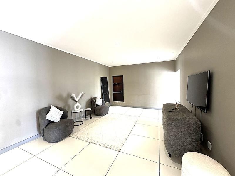 To Let 5 Bedroom Property for Rent in Midstream Ridge Gauteng