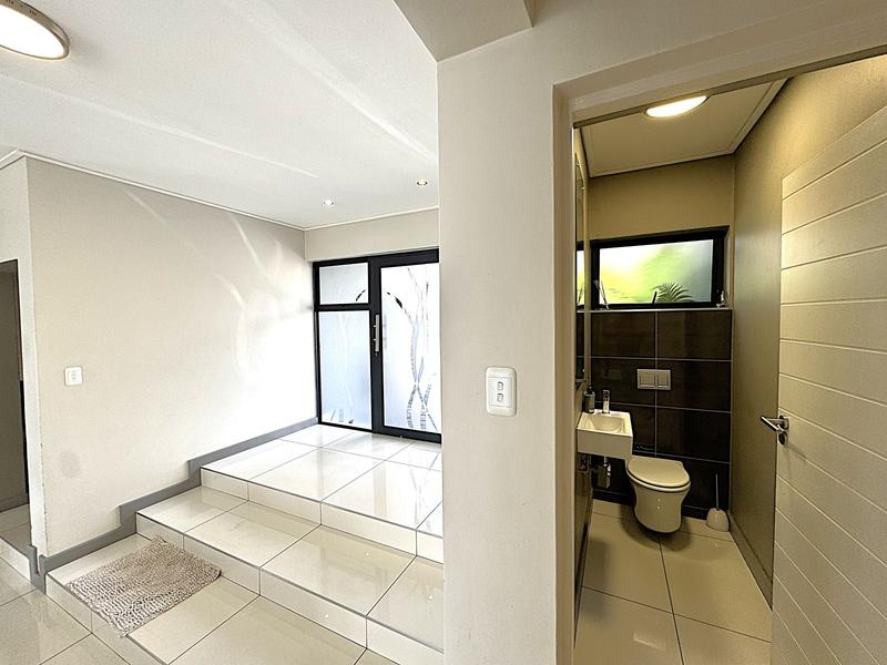 To Let 5 Bedroom Property for Rent in Midstream Ridge Gauteng