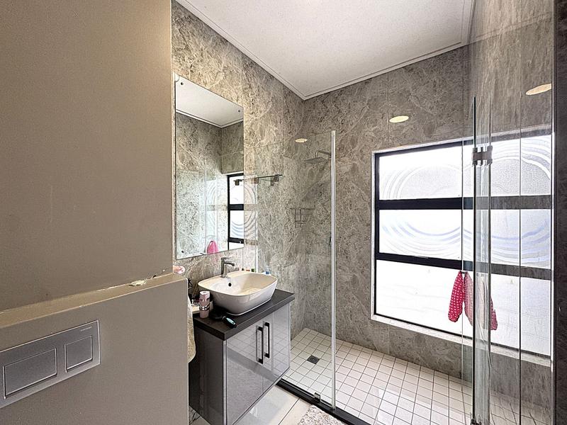 To Let 5 Bedroom Property for Rent in Midstream Ridge Gauteng