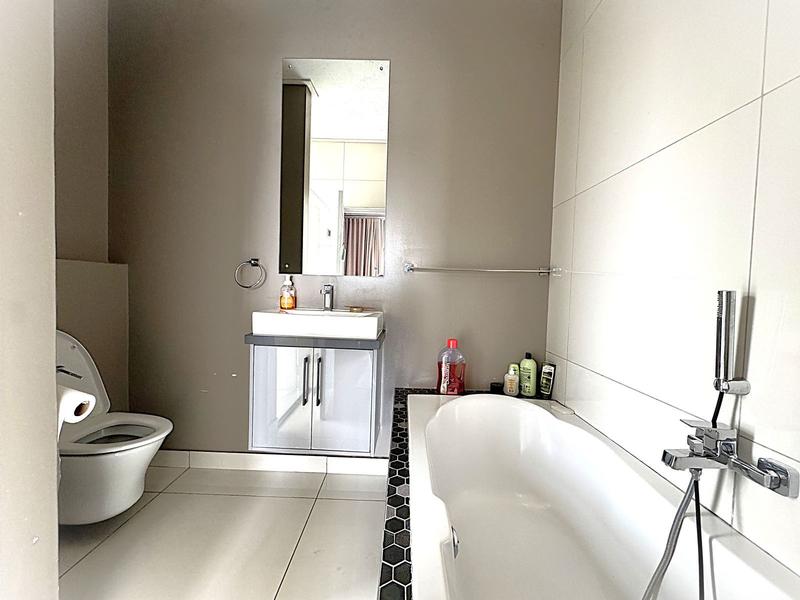 To Let 5 Bedroom Property for Rent in Midstream Ridge Gauteng