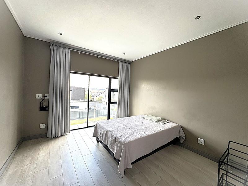 To Let 5 Bedroom Property for Rent in Midstream Ridge Gauteng