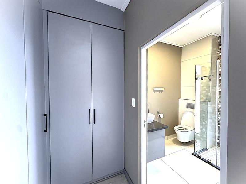 To Let 5 Bedroom Property for Rent in Midstream Ridge Gauteng