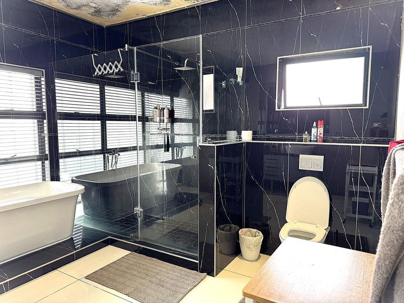 To Let 5 Bedroom Property for Rent in Midstream Ridge Gauteng