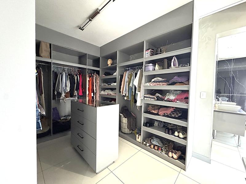 To Let 5 Bedroom Property for Rent in Midstream Ridge Gauteng
