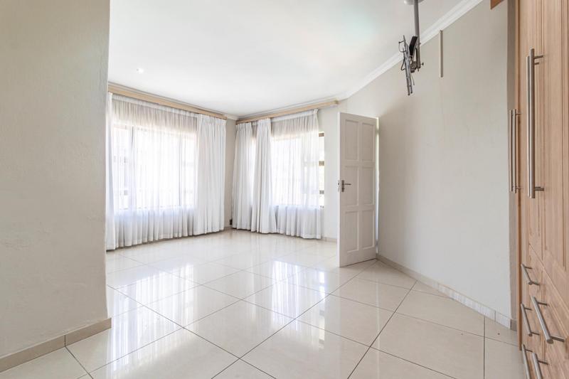 3 Bedroom Property for Sale in Willowbrook Gauteng