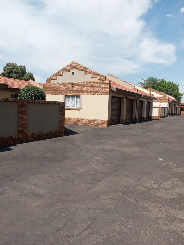 3 Bedroom Property for Sale in Petersfield Gauteng