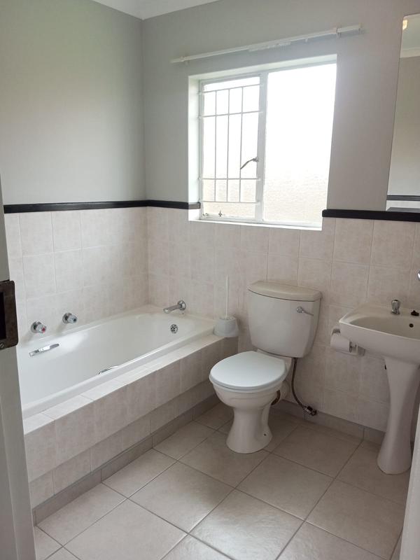 3 Bedroom Property for Sale in Petersfield Gauteng