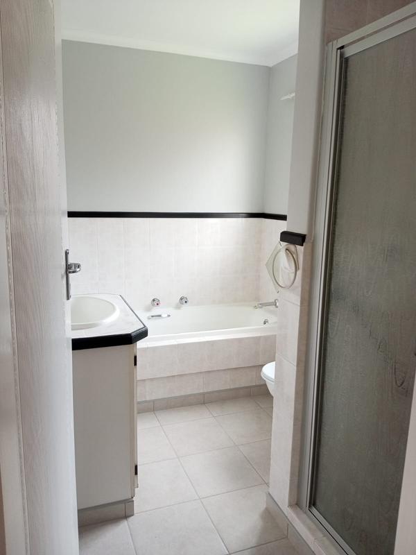 3 Bedroom Property for Sale in Petersfield Gauteng