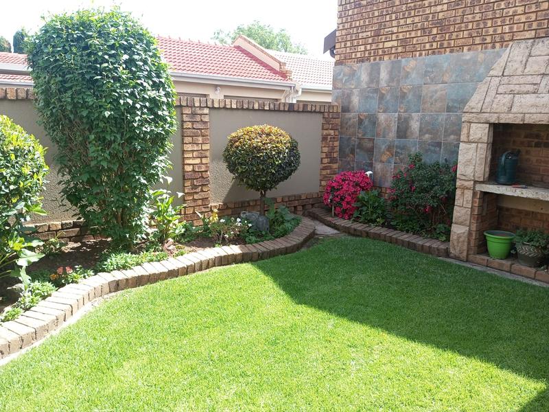 3 Bedroom Property for Sale in Petersfield Gauteng