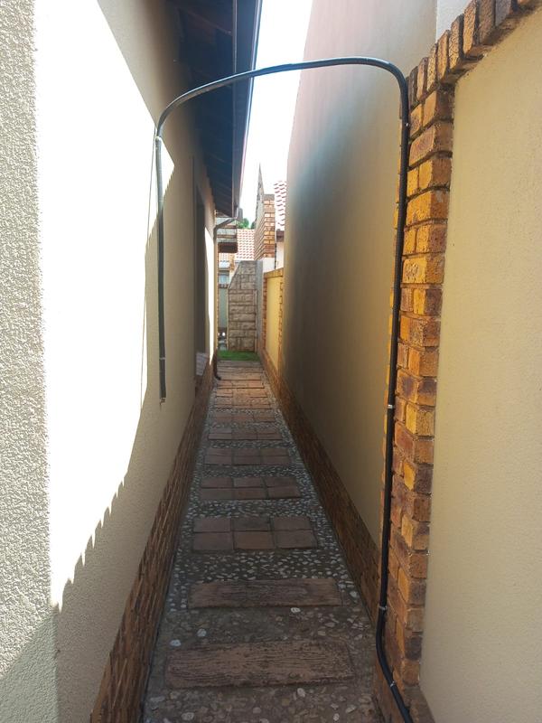 3 Bedroom Property for Sale in Petersfield Gauteng